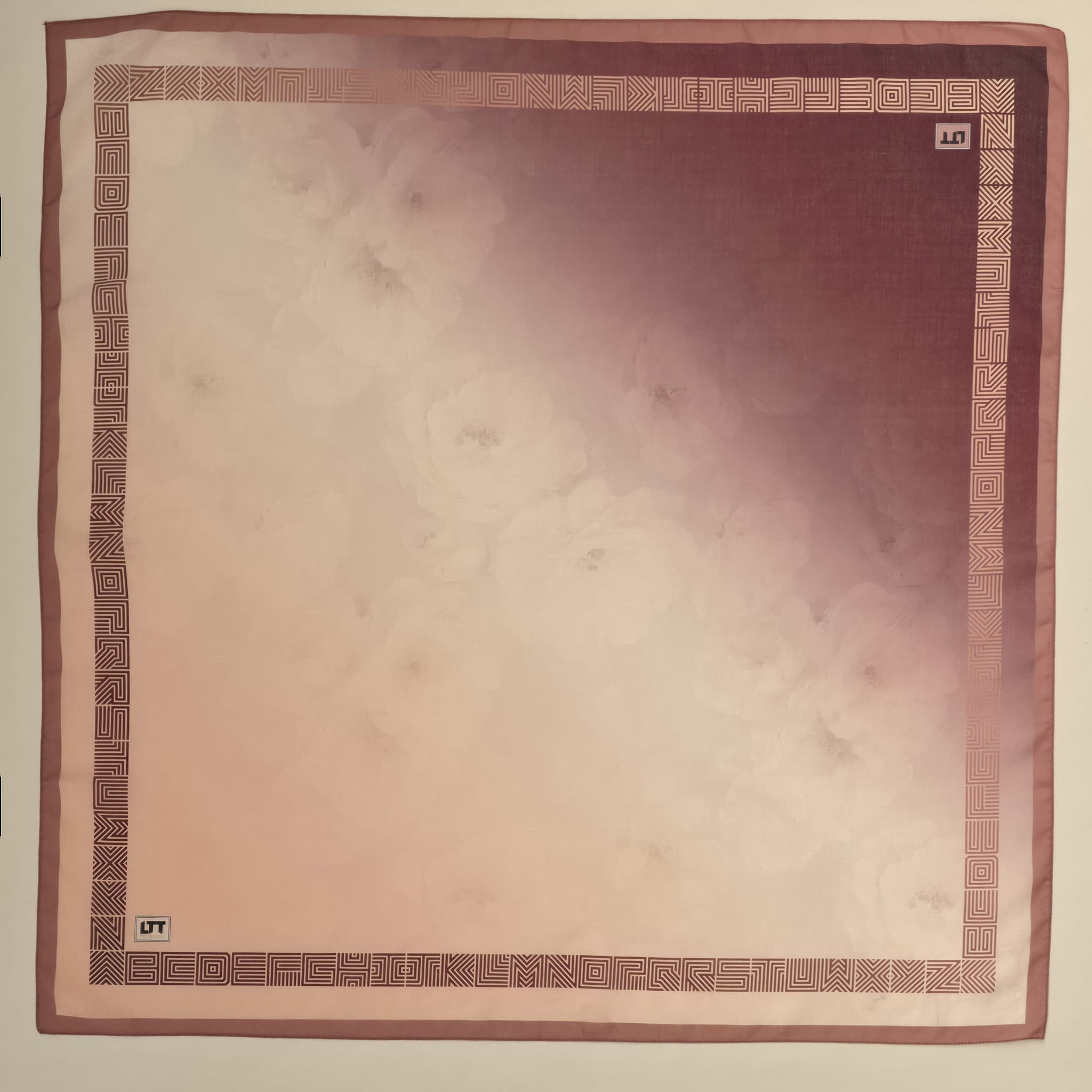 LAVİN — flat-lay